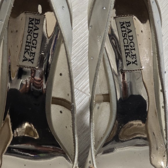 Badgley Mischka Quintana Crystal Embellished Pointed Toe Pump (Women) size 8 1/2 - Picture 9 of 9